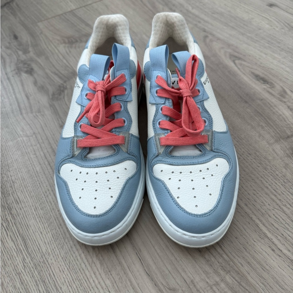 Givenchy Sz 40- great condition.  Only worn a few times.